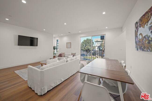 Photo - 13692 Erwin St