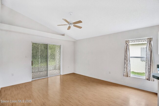 Photo - 958 Pine Creek Cir NE