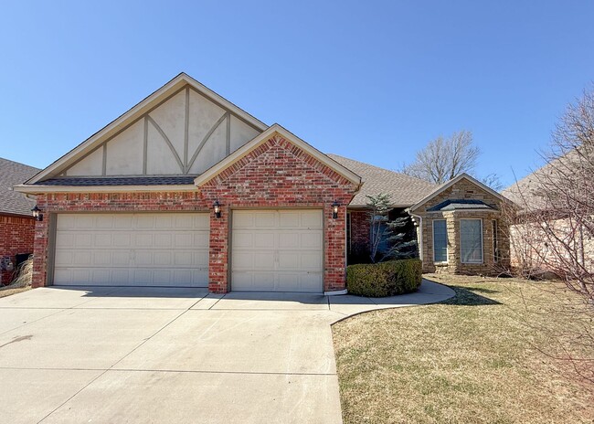 Photo - 3 Bed, 2.5 Bath Home in Oxford Park – Open Layout & Tall Ceilings