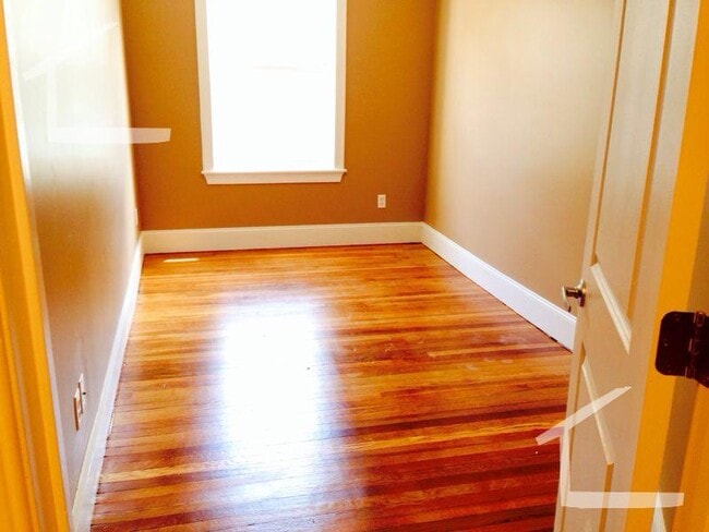 Photo - 8 Saint Lukes Rd Unit 3