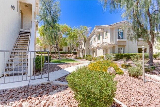 Photo - 1301 Red Gable Ln Unidad 204