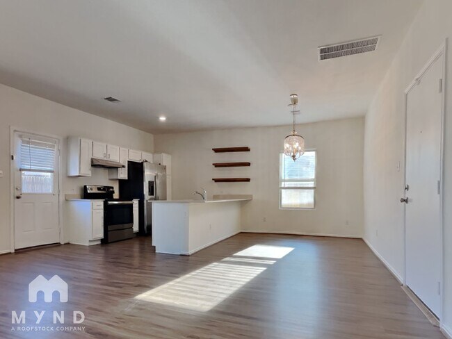 Photo - 128 Vulcan Dr House