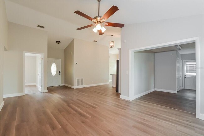 Photo - 304 Sir Lawrence Dr