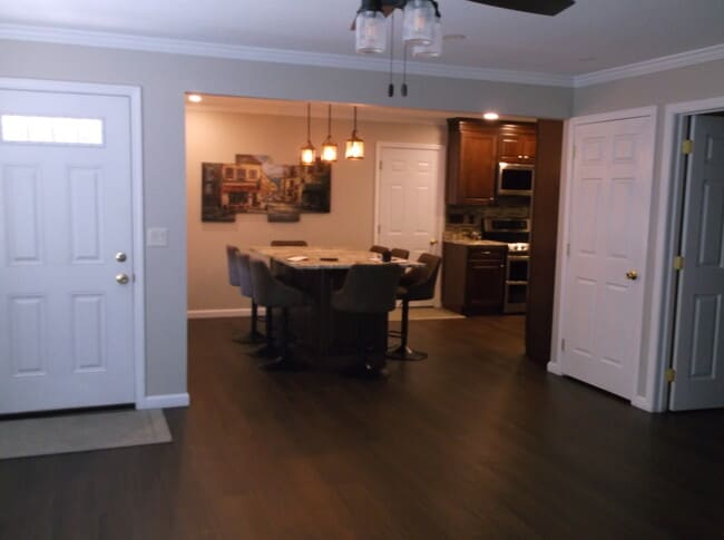 Comedor - 7824 Rabbitt Rd