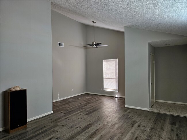 Photo - 7887 Kendalia Dr