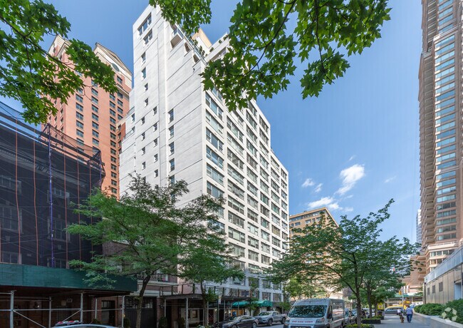 Photo - 169 E 69th St