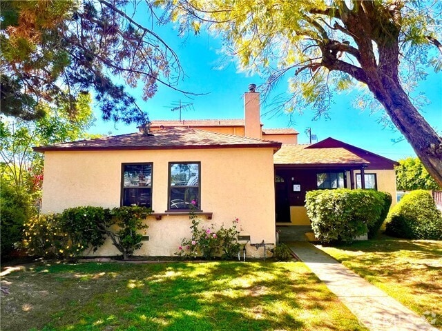 Building Photo - 6637 Balcom Ave Rental