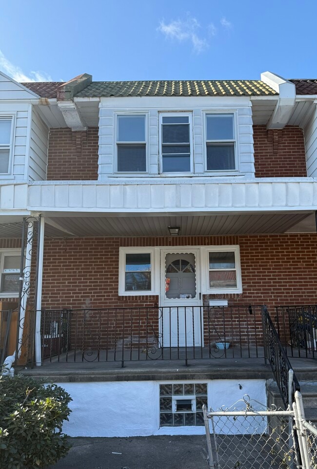884 Bridge St