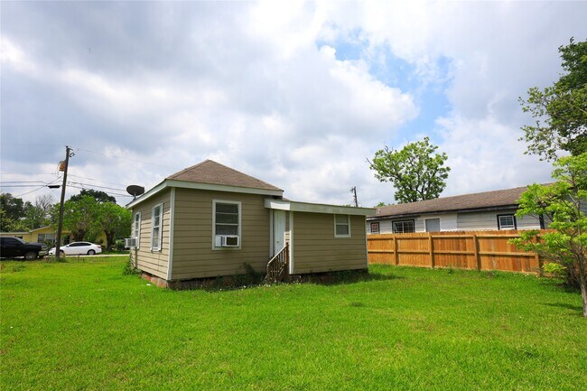 Photo - 107 Prewitt Ln