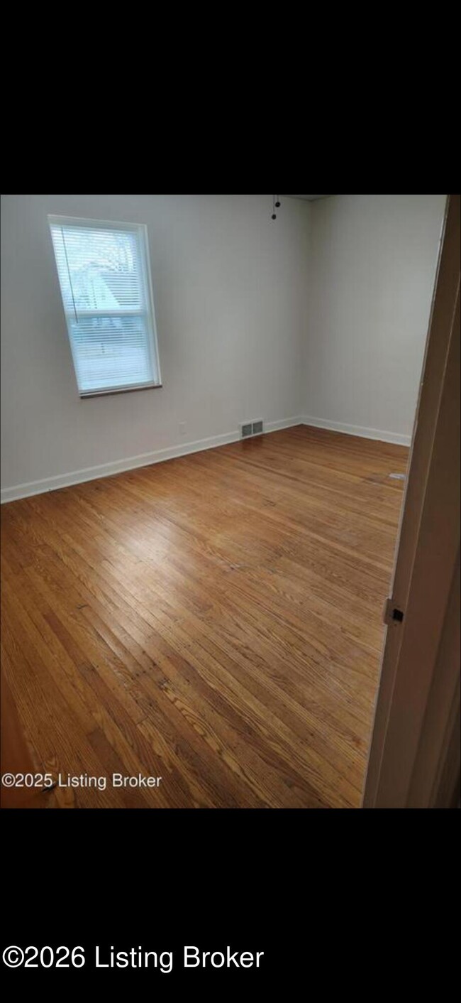 Photo - 4225 Norbourne Blvd Unit 2