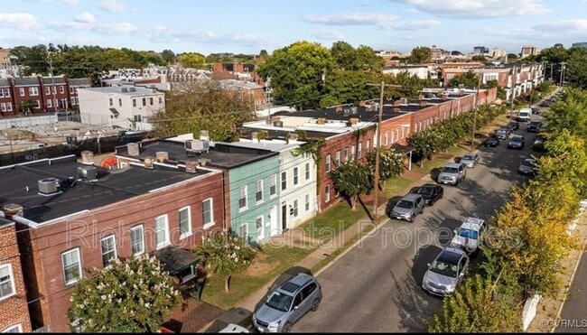 Building Photo - 1828 Parkwood Ave Unit A