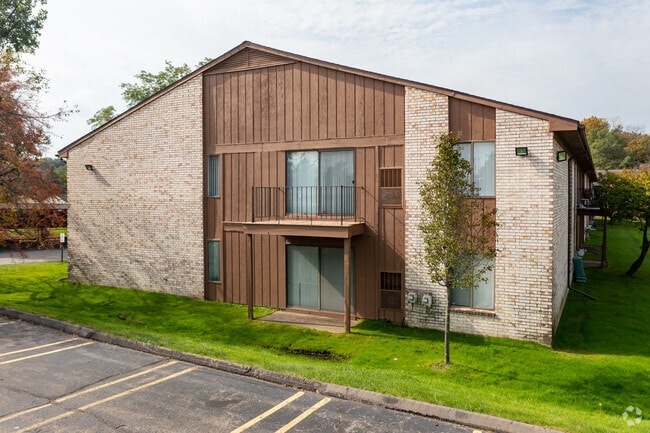 Photo - Pine Ridge Apartments - Southfield, MI