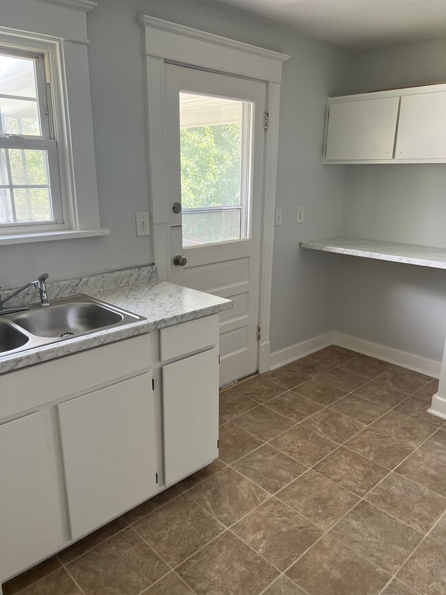 Photo - 1095 W Hickory St Unit 2