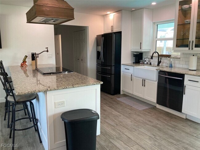 Photo - 3131 Calusa Ave