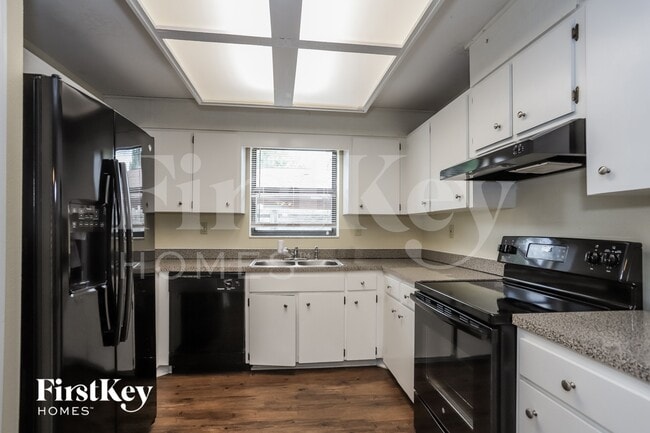 Photo - 9923 57th Way N