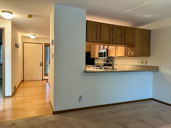 Photo - 7111 Linden Ave N Unidad 102