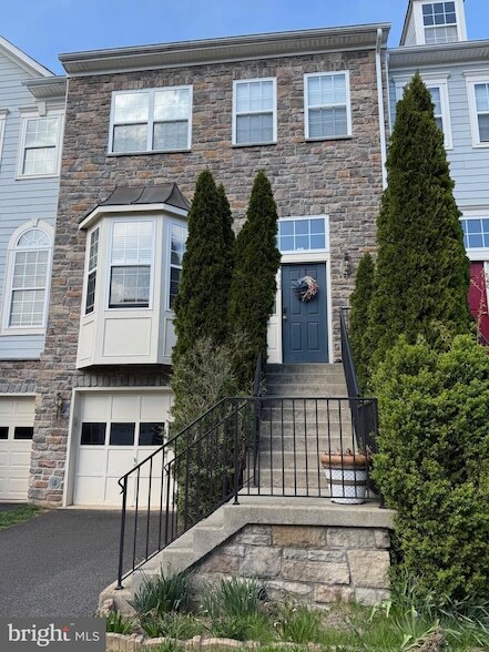 Photo - 842 Bluefield Square NE