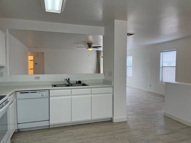 Photo - 2403 E Palm Beach Dr