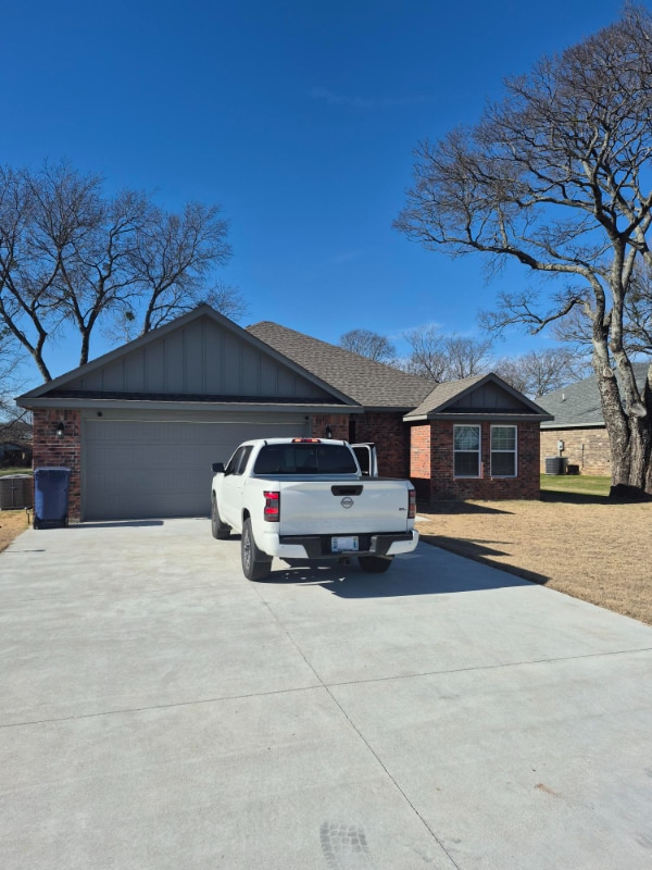 Building Photo - 3909 Bryan Rd