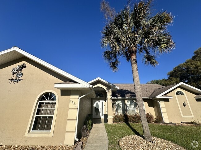 Building Photo - 5953 NE 62nd Court Rd Rental