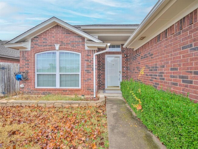 Building Photo - 2608 Southern Hills Dr