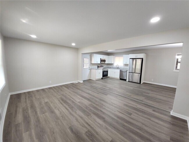 Photo - 5370 Longmeadow Ln