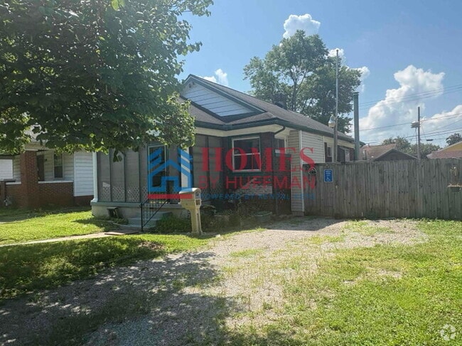 Building Photo - Two Bedroom House | Large Back Yard