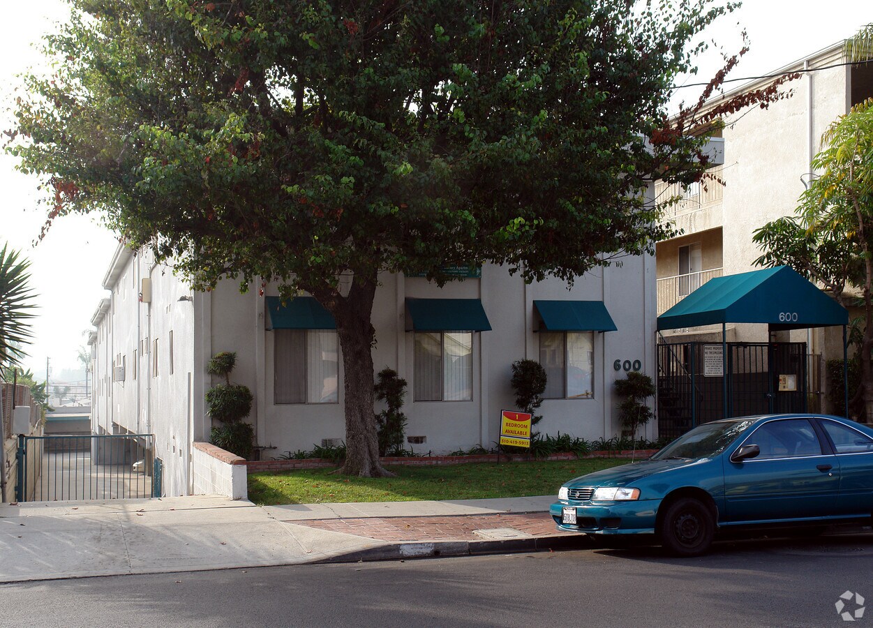 Photo - 600 Venice Way