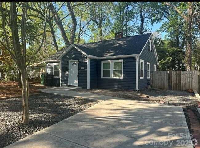 Building Photo - Charming 3BR House in Charlotte