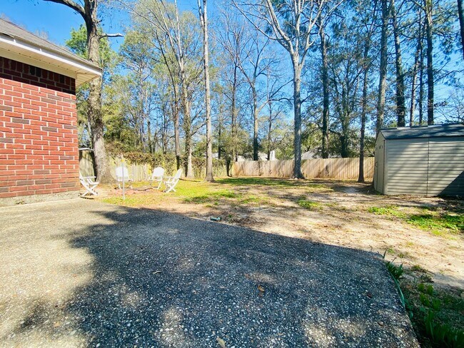 Photo - 1059 Louise Ave