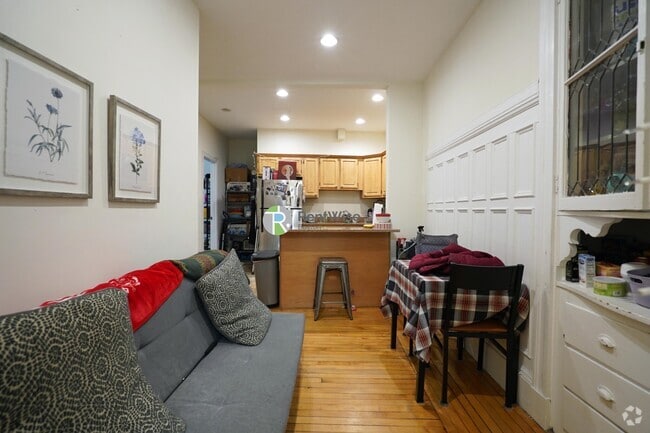 Building Photo - 1322 Commonwealth Ave Rental