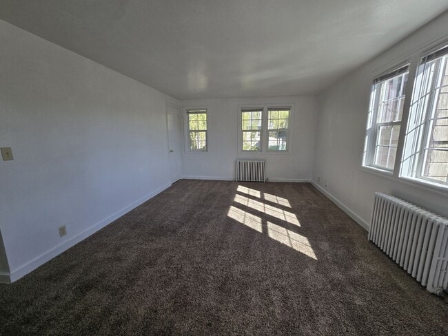 Photo - 447 NE Winchester St