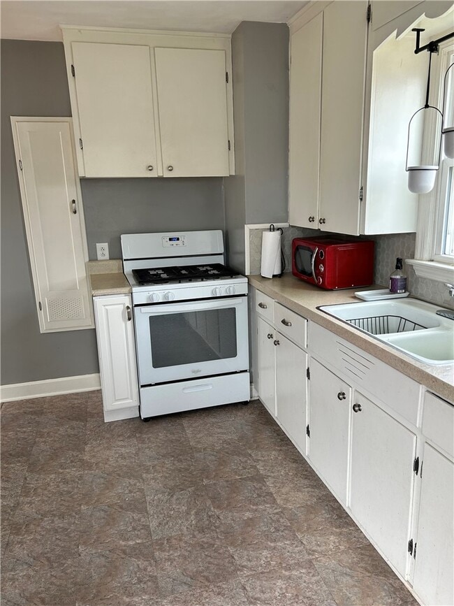 Photo - 600 McDowell Pl