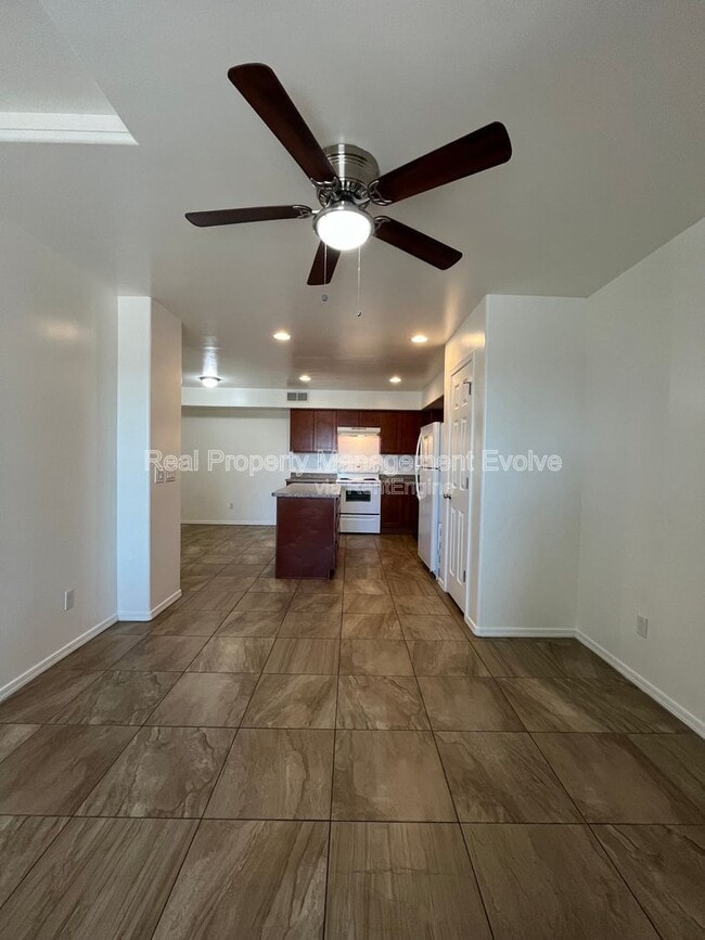 Photo - 10402 N 9th Ave Unidad 1