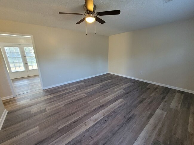 Photo - 3 bedroom 2 bath brick ranch in great loaction .