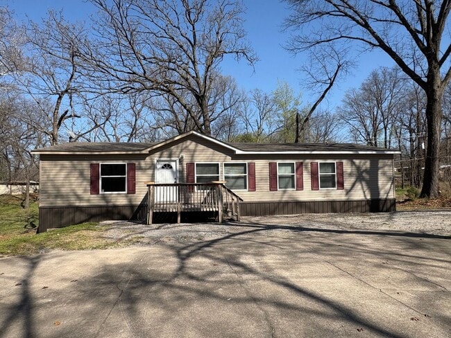 Building Photo - Great location on Monkey Island at Grand Lake!