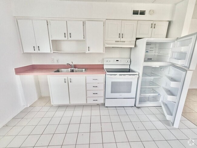 Building Photo - Palm Gardens - Molano 710 Unit 1 Rental