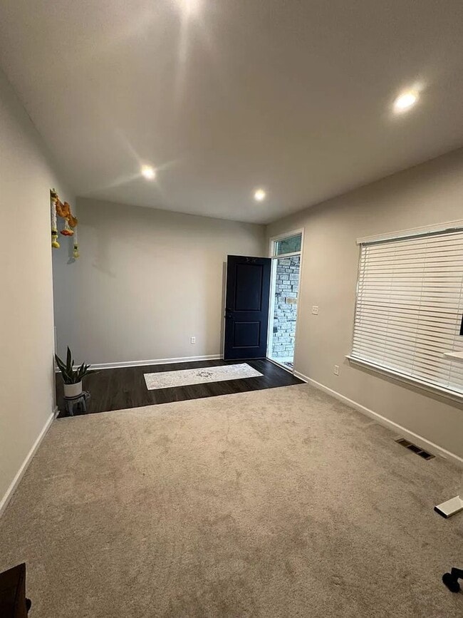 Photo - 452 Steeplechase St