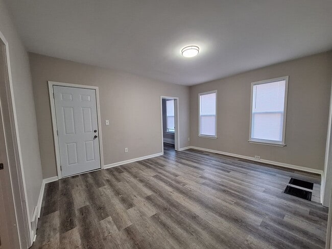 Photo - Spacious lower level 2 bedroom