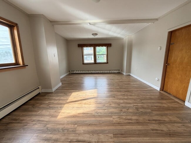 Photo - 910 W Linden St