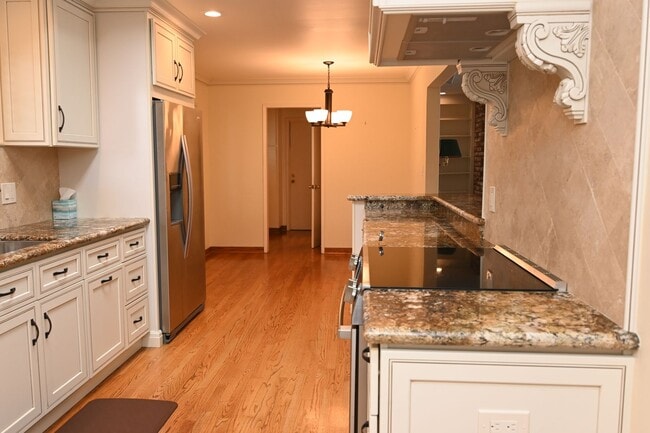 Photo - Prime Willow Glen,  w/ Pool