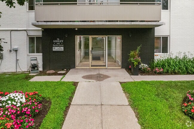 Entrance - 1903 Bayview Avenue