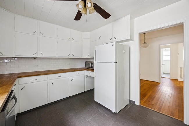 Photo - 326 W 22nd St