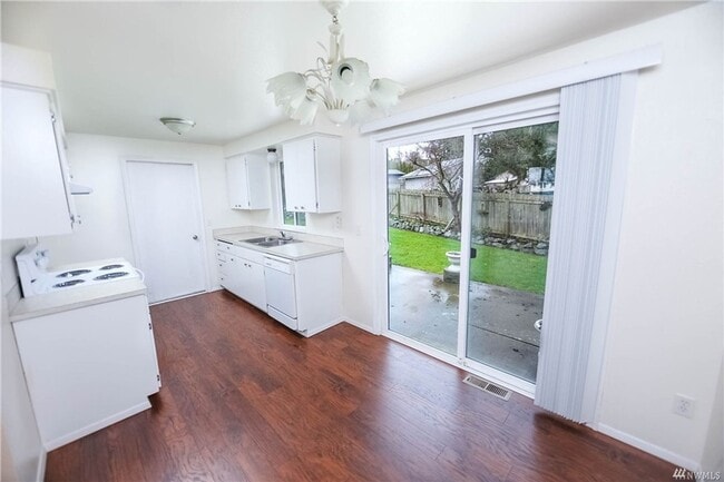 Photo - Very Nice Rambler In Quiet Cul de sac with Garage