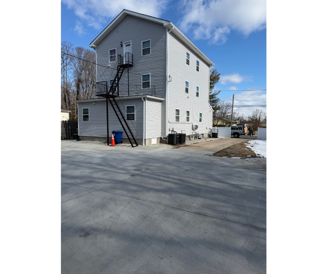 6504 Armstrong Ave Unit 3D AVAILABLE $650 3D