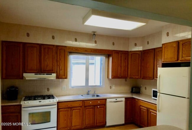 Photo - 95 Poplar Ave