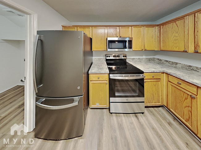 Photo - 2006 Waleska Plaza