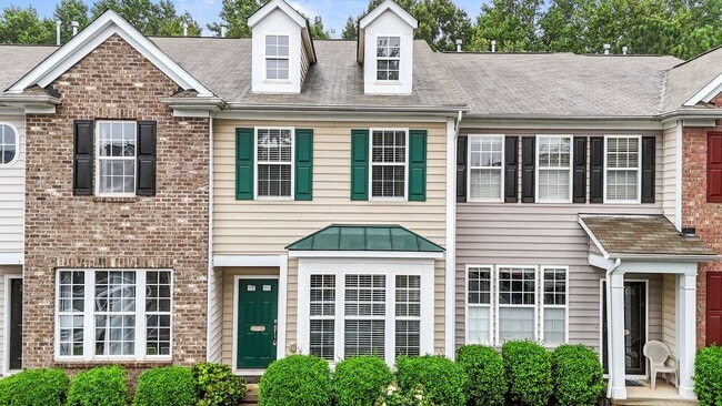 Building Photo - Spacious 3 story Townhome-Close to Downtown Raleigh- Renaissance Park-Available Now!