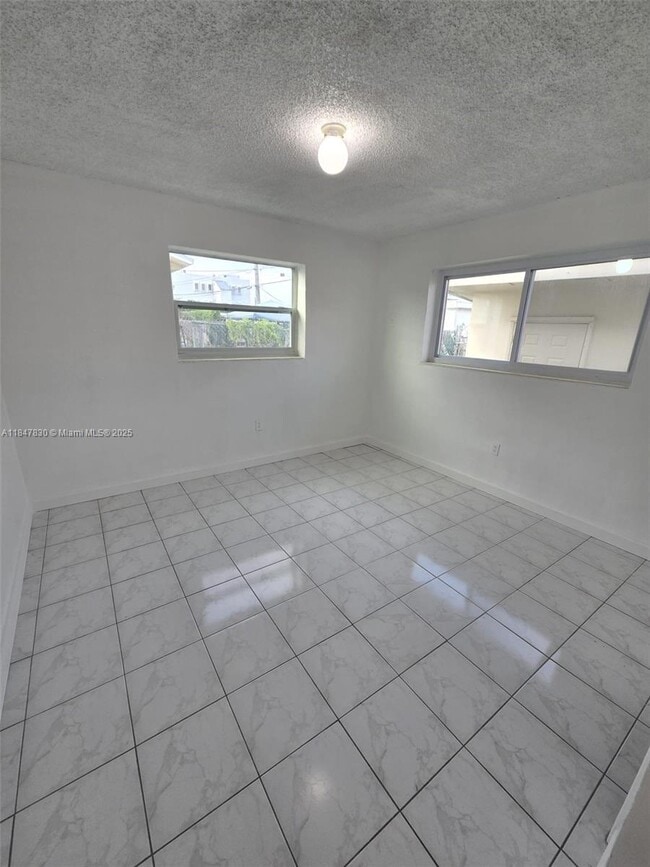 Photo - 882 NW 26th Ave Unit B