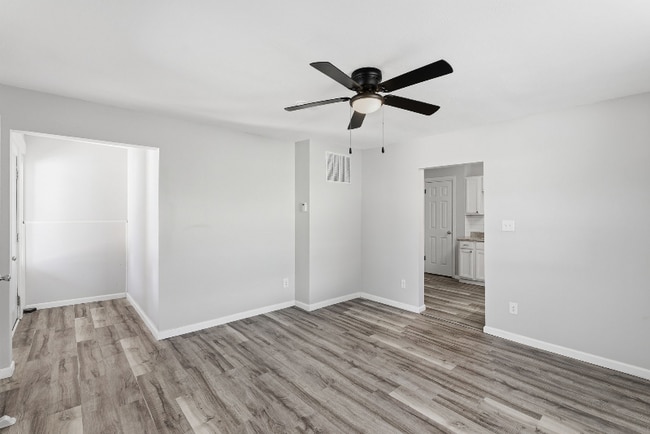 Photo - 851 S Millwood Ave Unidad 1